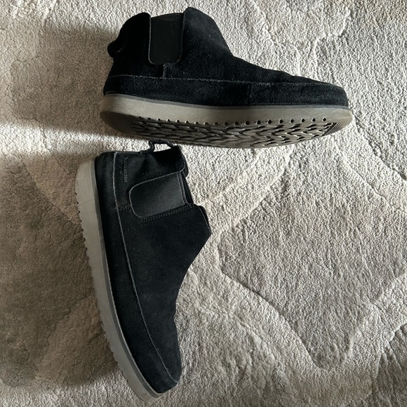 Koolaburra men’s slip on Chelsea boots - Picture 2 of 10